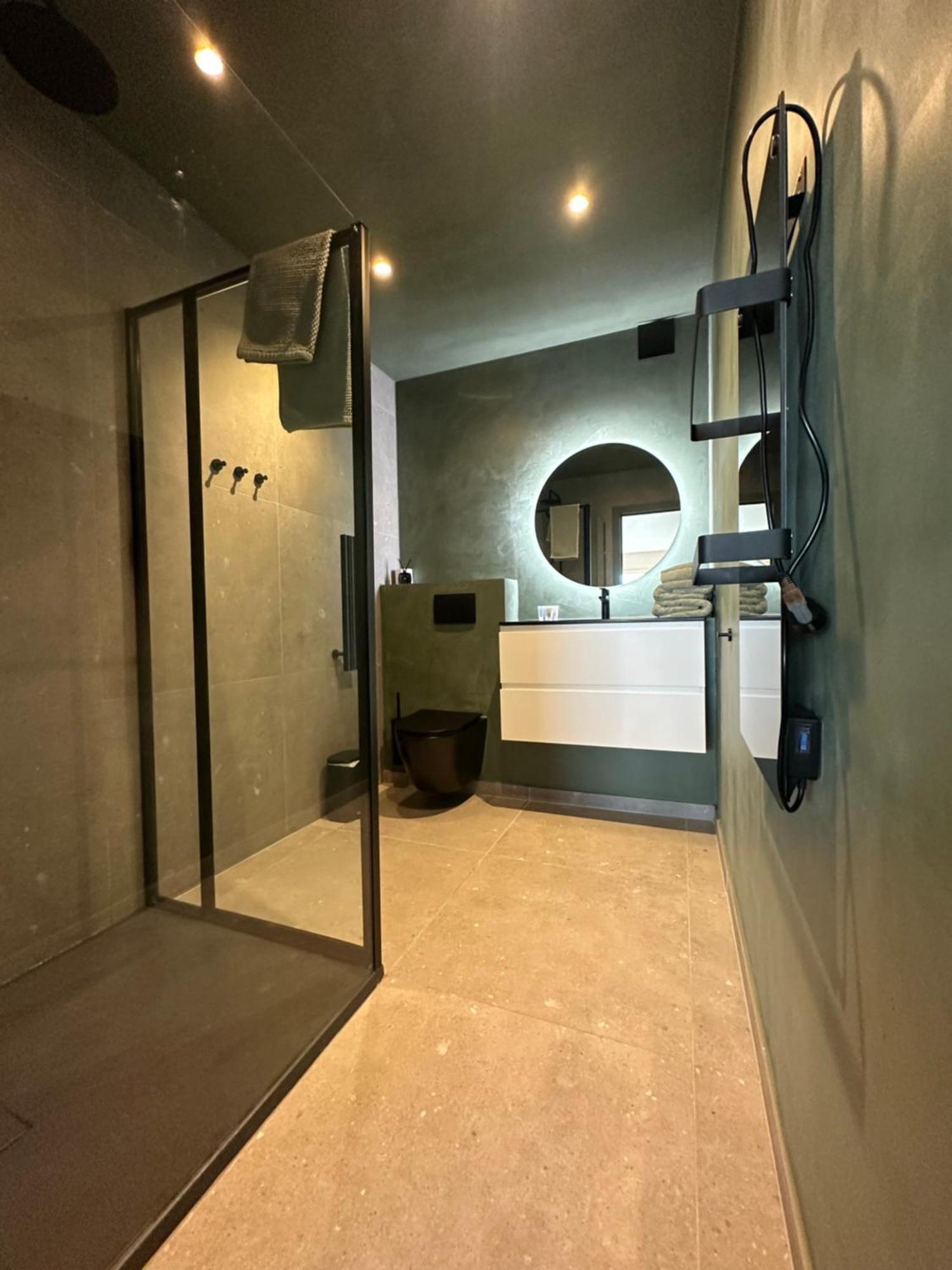 Apartment By Aimee - 20m From The & In Centre!